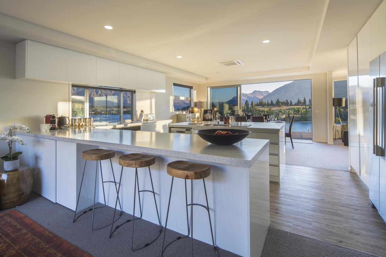 Lakefront Luxury By Amazing Accom Queenstown Eksteriør billede