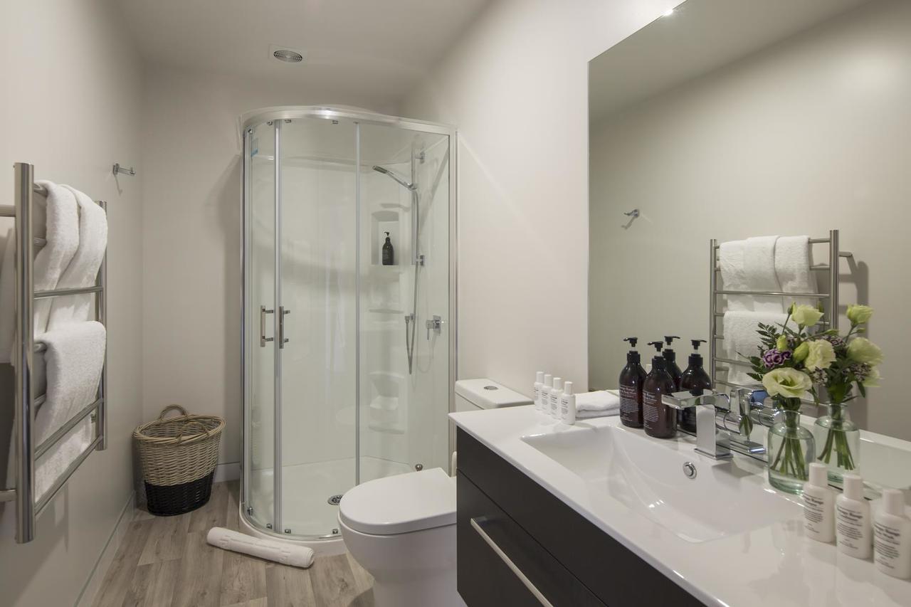 Lakefront Luxury By Amazing Accom Queenstown Eksteriør billede